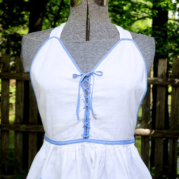 Vintage 60s 'Swiss Miss' Style White Cotton Full Bib Apron Blue Trim Cottagecore - Picture 3 of 9